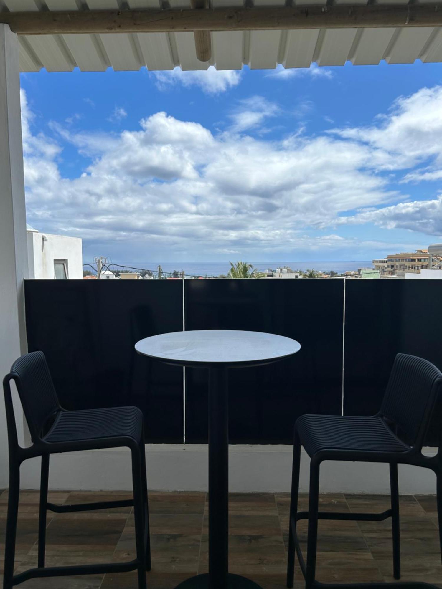 Amazing Sunset View Rooftop. Flic-en-Flacq Extérieur photo